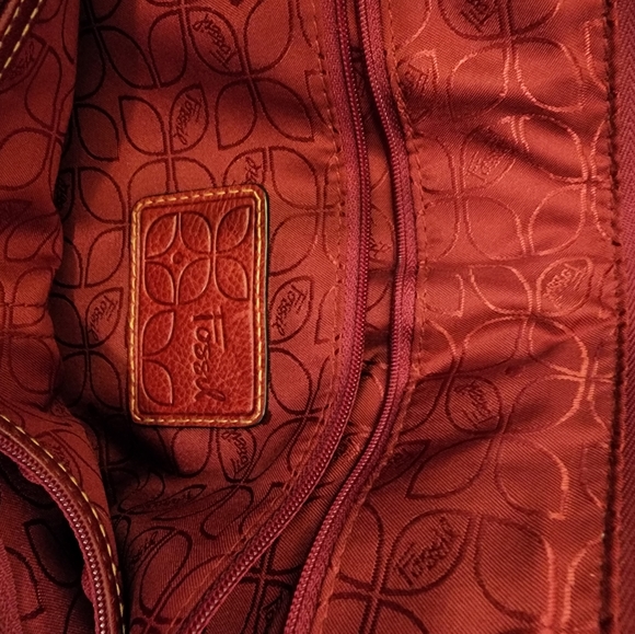 RED LEATHER FOSSIL BAG!! - Picture 2 of 4